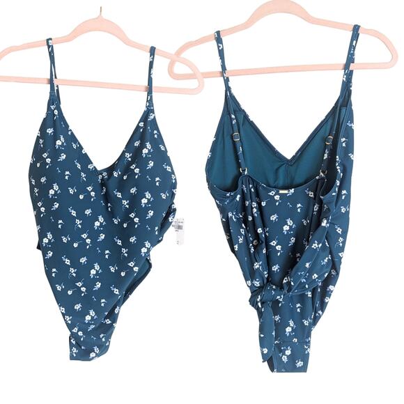 NWT Hollister Swimsuit Floral Print With Tie Back Women's Size Large - Picture 2 of 11